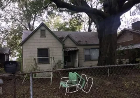 Home exterior before renovation
